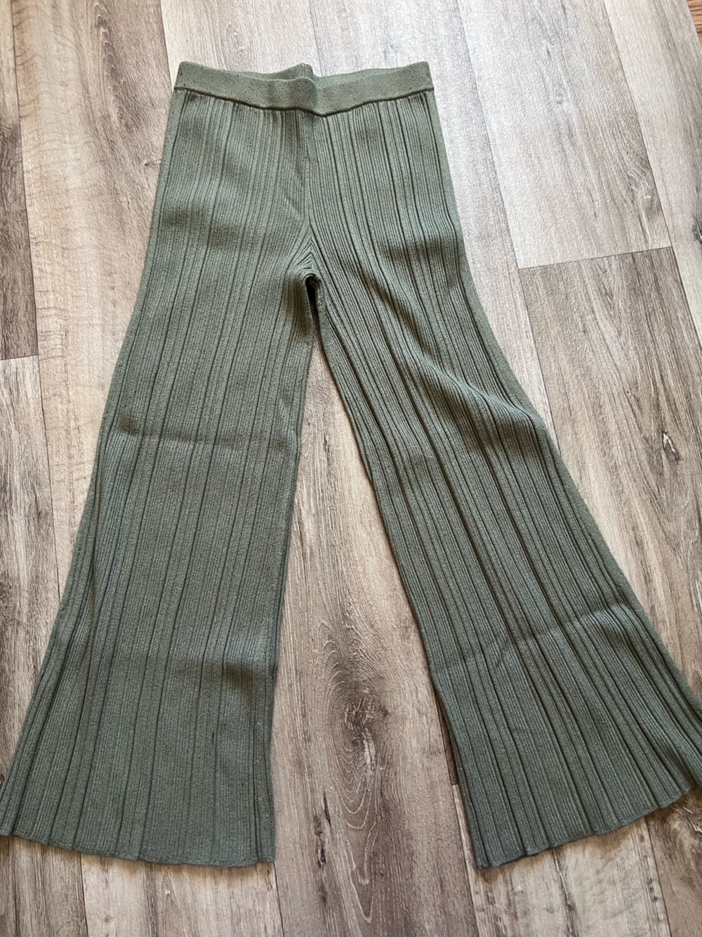 Aerie Olive Green Wide Ribbed Knit High Waisted Flare Pants Medium M